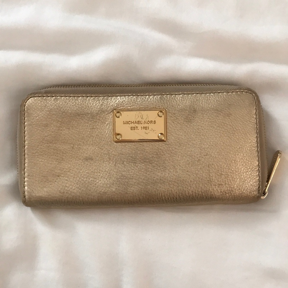 Gold Michael Kors clutch / wallet